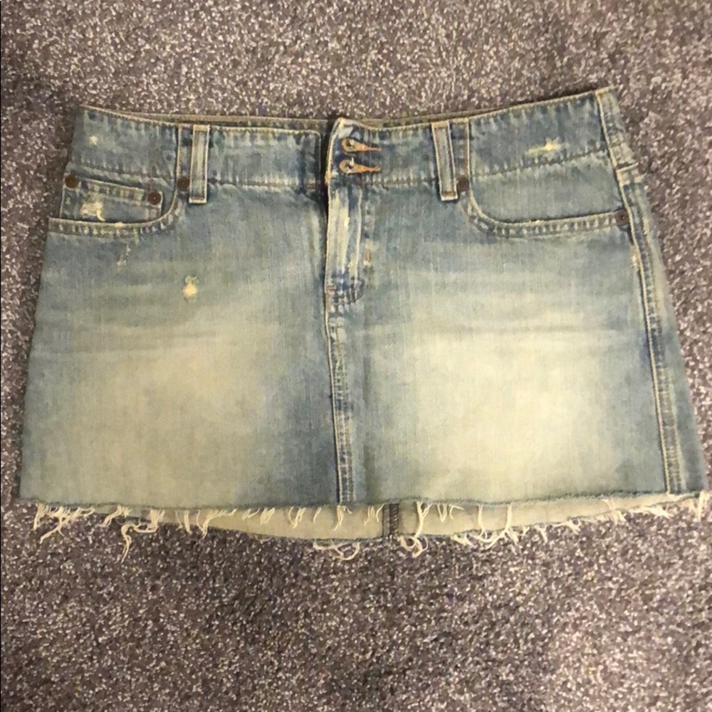 Classic denim cut-off skirt in light wash